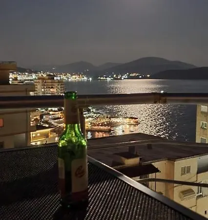 Glen's Rooftop Apartment *