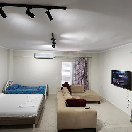 Glen's Rooftop Apartment