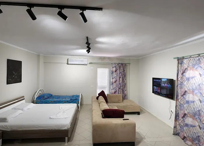 Glen's Rooftop Apartment