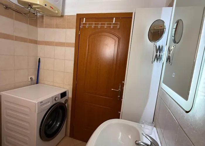 Glen's Rooftop Apartment